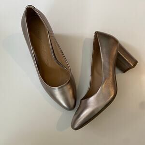 Aerosoles Betsy Pump Champagne Silver Size 7